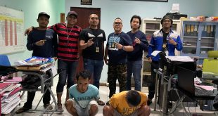 Aris dan Sani, tersangka pengeroyokan pedagang pempek di Rambutan, Banyuasin, Sabtu (13/5/2023). Foto : Sumselheadline/Ela.