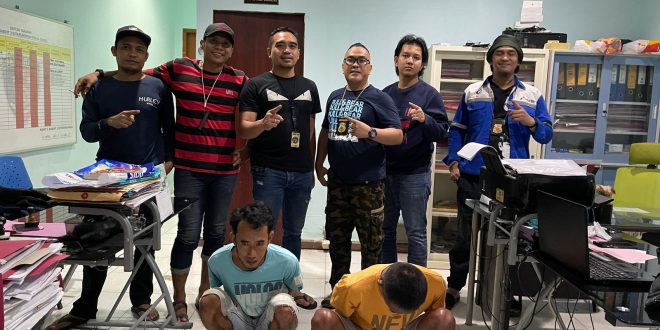 Aris dan Sani, tersangka pengeroyokan pedagang pempek di Rambutan, Banyuasin, Sabtu (13/5/2023). Foto : Sumselheadline/Ela.