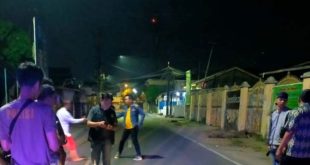 Polisi yang melakukan olah TKP kasus tewasnya seorang remaja di 14 Ulu Palembang, Kamis (1/6/2023) dini hari. Foto : Dok Penyidik Polda Sumsel.