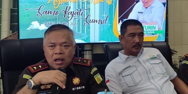 Kejati Sumsel, Sarjono Turin pada acara Ngobrol Asik Jurnalis dengan Kajati Sumsel di Kejaksaan Tinggi (Kejati) Sumsel, Kamis (1/6/2023). Foto : Sumselheadline/Ela.
