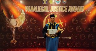 Musmulyadi, Lurah Balai Agung, Sekayu, meraih Piala Paralegal Justice Award di Ancol, Jakarta, Kamis (1/6/2023). Foto : Dinkominfo Muba.