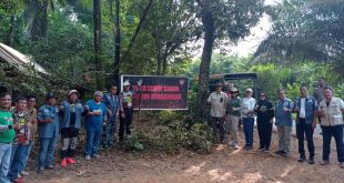 Kapolda Sumsel Irjen Pol A Rachmad Wibowo bersama komunitas Jeep 4x4, Minggu (25/6/2023). Foto : Sumselheadline/ela.