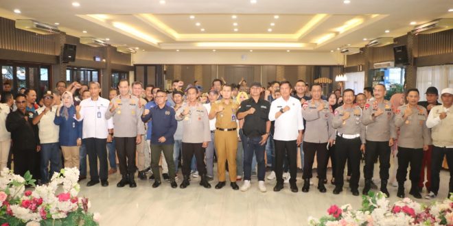 Wakapolda Brigjen Pol Zulkarnain dan jajaran Polda Sumsel saat berdialog dan silaturahim dengan para pimpinan media dan wartawan, Senin (26/6/2023). Foto : Sumselheadline/Ela.