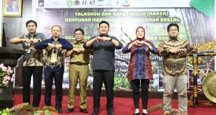 Gubernur Sumsel Herman Deru hadir di raker HMPS dan KPS di Swarna Dwipa Palembang, Senin (19/3/2023). Foto : Humas Pemprov Sumsel.