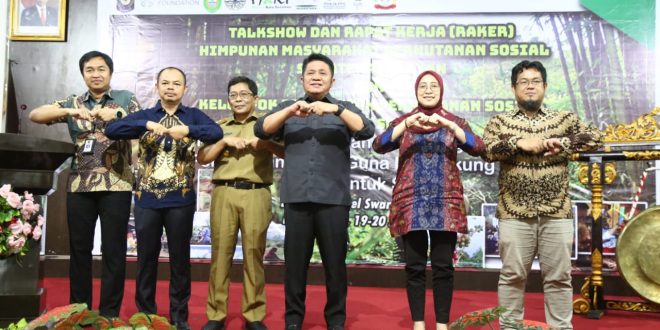 Gubernur Sumsel Herman Deru hadir di raker HMPS dan KPS di Swarna Dwipa Palembang, Senin (19/3/2023). Foto : Humas Pemprov Sumsel.