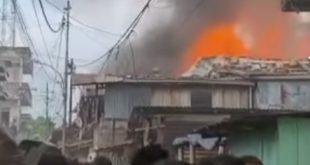 Api melahap rumah di Jl Ali Gatmir Lr Kedipan, 13 Ilir Palembang, Sabtu (3/6/2023). Foto : medsos