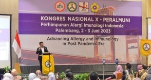 Gubernur Sumsel Herman Deru saat menghadiri Kongres Nasional X dan Immunovestival Perhimpunan Alergi Imunologi Indonesia (Peralmuni) di Ballroom Novotel Palembang, Sabtu (3/6/2023). Foto : Humas Pemprov Sumsel.