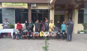 Sejumlah remaja yang tawuran diajak melihat-lihat rumah tahanan. Foto : Sumselheadline/Ela.