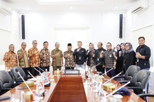 Pj Bupati Muba, Apriyadi menerima kunjungan pimpinan PT PNM di kantor Perwakilan Pemkab Muba di Palembang, Jumat (7/7/2023). Foto : Sumselheadline/Fer