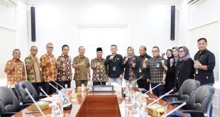 Pj Bupati Muba, Apriyadi menerima kunjungan pimpinan PT PNM di kantor Perwakilan Pemkab Muba di Palembang, Jumat (7/7/2023). Foto : Sumselheadline/Fer