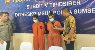 Dua tersangka US dan FR dibekuk karena kasus penipuan jual beli beras, Jumat (7/7/2024). Foto : Sumselheadline/Ela