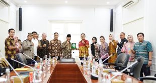 Pj Bupati Muba, Apriyadi menerima pengurus ADINKES di kantor perwakilan Pemkab Muba di Palembang, Jumat (7/7/2023). Foto : Dinkominfo Muba