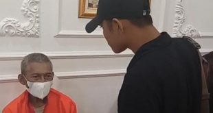 Toni, tersangka pemilik ekstasi dan sabu diamankan polisi, Rabu (12/7/2023). Foto : Sumselheadline/Ela