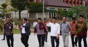 Anggota Komisi V DPR RI melihat sejumlah fasilitas pendukung di Asrama Haji Palembang, Jumat (14/7/2023). Foto : Sumselheadline/pitria