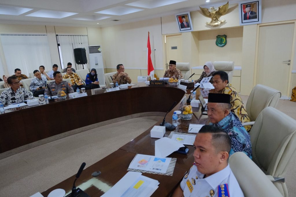 https://coganews.co.id/2023/07/19/hari-libur-tahun-baru-islam-pj-bupati-apriyadi-seharian-ngantor-di-tungkal-jaya/