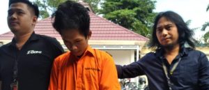 Mamat, pelaku pencuri sepeda motor, Jumat (21/7/3023). Foto : Sumselheadline/Ela