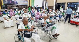 Para jemaah haji yang tiba di Asrama Haji, Palembang, Jumat (28/7/2023). Foto : Sumselheadline/Pitria