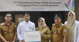 Puskesmas Kertapati diwakili Dinas Kesehatan Kota Palembang menerima bantuan untuk kasus stunting sebesar Rp 46 juta. Foto : Sumselheadline/pitria