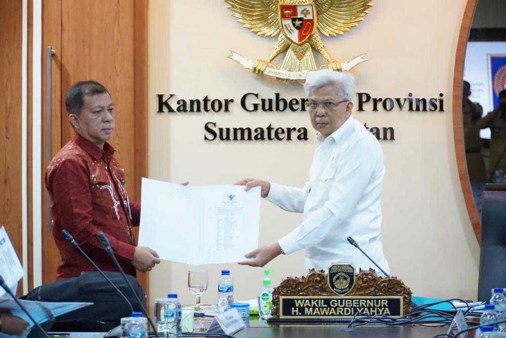 Wagub Sumsel, Mawardi Yahya menerima tim Inspektorat Jenderal Kemendagri di ruang rapat gubernur, Senin (10/7/2023). Foto : Humas Pemprov Sumsel