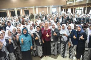 Hj Febrita Lustia HD menghadiri HUT Ikatan Bidan Indonesia di Bapelkes Palembang, Kamis (20/7/2023). Foto : Humas Pemprov Sumsel