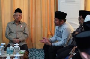 Didampingi Gubernur Sumsel, Herman Deru, Wapres RI Ma'ruf Amin bertemu dengan sejumlah ulama dan pengasuh Ponpes di Kenten Laut, Banyuasin, Jumat (7/7/2023). Foto : Humas Pemprov Sumsel.