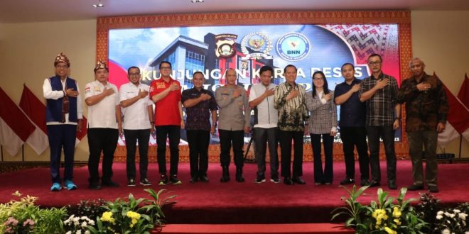 Para anggota Komisi III DPR RI diterima pejabat Polda di Mapolda Sumsel, Kamis (10/8/2023). Foto : Sumselheadline/Ela