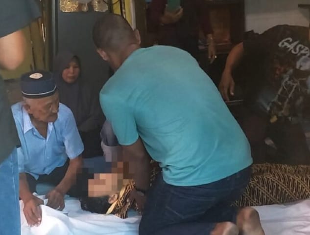 Ferdi (18) meninggal dunia setelah terkena tikaman di Jl Demang Palembang, Minggu (6/8/2023) malam. Foto : Dok Polisi