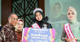 Pj Bupat Muba, Apriyadi bersama istri Asna Aina bersama juara kontes Muba Hijab 2023, Selasa (8/8/2023). Foto : Dinkominfo Muba