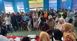 Suasana pembagian buku rekening program Bantu Umak di Kota Sekayu, Selasa (8/8/2023). Foto : Dinkominfo Muba