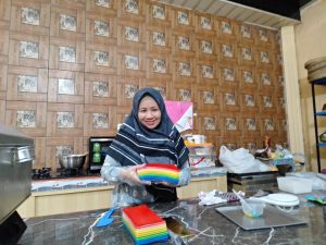 Kue lapis produksi Eka Baihaki. Foto : Sumselheadline/pitria