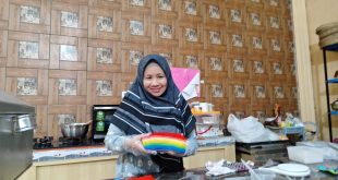 Kue lapis produksi Eka Baihaki. Foto : Sumselheadline/pitria