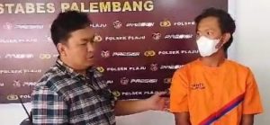 Rino, pelaku pembobolan rumah dibekuk petugas Polsek Plaju, Rabu (9/8/2023). Foto : Sumselheadline/Ela