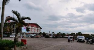 Kawasan Benteng Kuto Besak (BKB) yang berdekatan dengan Jembatan Ampera jadi icon yang dikunjungi wisatawan. Foto : Sumselheadline/pitria