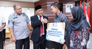 Pj Bupati Muba, Apriyadi melepas 18 putra terbaik Muba untuk menempuh pendidikan di Telkom University Bandung, Rabu (23/8/2023). Foto : Dinkominfo Muba