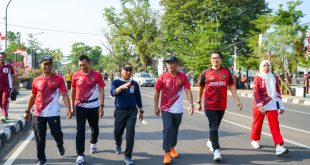 Pj Bupati Muba, Apriyadi jalan sehat bersama Forkopimda dan warga, Jumat (25/8/2023) pagi. Foto : Dinkominfo Muba