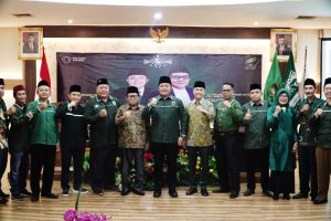 Herman Deru bersama para pengurus ISNU Sumsel dan ISNU pusat, Kamis (3/8/2023). Foto : Humas Pemprov Sumsel.