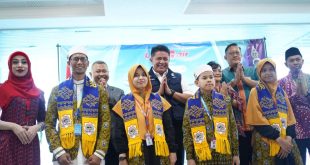 Gubernur Sumsel, Herman Deru melepas 433 jemaah umrah yang menggunakan Lion Air terbang langsung Palembang-Madina, Rabu (8/8/2023). Foto : Humas Pemprov Sumsel