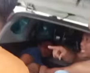 Pelaku begal diamankan polisi setelah menjadi bulan-bulanan warga, Rabu (23/8/2023). Foto : Sumselheadline/Ela