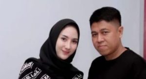 Adelia, selebgram yang ditangkap polisi, sebelumnya sempat memposting foto bersama suami di Lapas. Foto : ID Adelia.