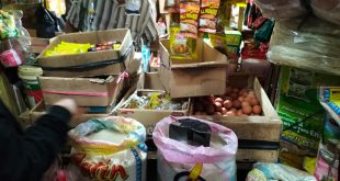 Pedagang beras di kawasan Pasar Km-5 Palembang, Selasa (22/8/2023). Foto : Sumselheadline/Pitria.