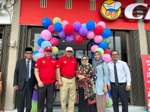 Pj Sekda Muba, Musni Wijaya menghadiri launching cabang CFC di Kota Sekayu. Foto : Dinkominfo Muba.