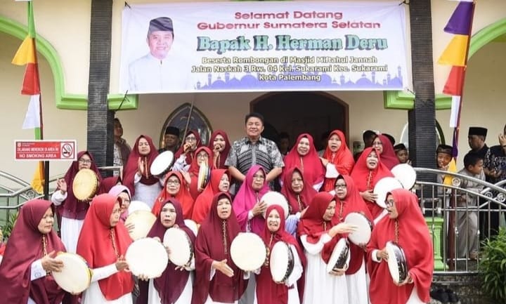 Gubernur Sumsel Herman Deru ketika menggelar safari Jumat di Masjid Miftahul Jannah di Jalan Naskah III Kelurahan Sukarami Kecamatan Sukarami Palembang, Jumat (11/8/2023). Foto : Humas Pemprov Sumsel.