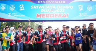 Gubernur Sumsel Hermen Deru saat memulai dan membuka Sriwijaya Dempo Run, Minggu (20/8/2023). Hadir juga Walikota Pagaralam Alvian Maskoni, Ketua KORMI Sumsel Hj Samantha Tivani HD, anggota DPRD Sumsel Muhammad Yaser dan Alfrenzi Panggarbesi,dan Forkopimda setempat. Foto : Humas Pemprov Sumsel.