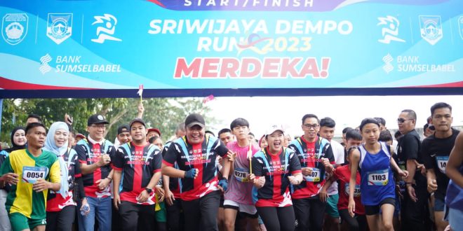 Gubernur Sumsel Hermen Deru saat memulai dan membuka Sriwijaya Dempo Run, Minggu (20/8/2023). Hadir juga Walikota Pagaralam Alvian Maskoni, Ketua KORMI Sumsel Hj Samantha Tivani HD, anggota DPRD Sumsel Muhammad Yaser dan Alfrenzi Panggarbesi,dan Forkopimda setempat. Foto : Humas Pemprov Sumsel.