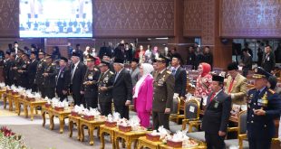 Ketua DPRD Sumsel, Anita Noeringhati, Wagub Sumsel Mawardi Yahya, Forkompinda, dan sejumlah pejabat dan undangan lainnya saat menghadiri paripurna istimewa DPRD Sumsel, yang mendengarkan pidato kenegaraan Presiden RI Joko Widodo, Rabu (16/8/2023). Foto : Humas DPRD Sumsel.