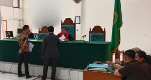 Mantan Kepala Sekolah (Kepsek) SMAN 19 Palembang, Slamet menggugat praperadilan Kejaksaan Negeri Palembang, Senin (14/8/2023). Foto : Sumselheadline/Ela.