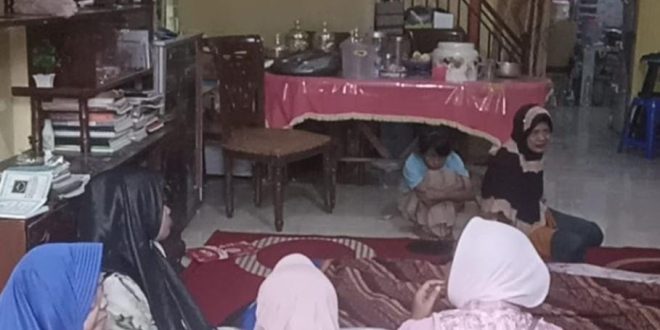 Jenazah Yulianan saat disemayamkan di rumah duka, Minggu (27/8/2023). Foto : Sumselheadline/Ela.
