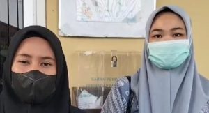 Tri Sulastri melapor ke Polrestabes Palembang karena ditipu teman sendiri, Sabtu (9/9/2023). Foto : Sumselheadline/Ela Tri Sulastri melapor ke Polrestabes Palembang karena ditipu teman sendiri, Sabtu (9/9/2023). Foto : Sumselheadline/Ela