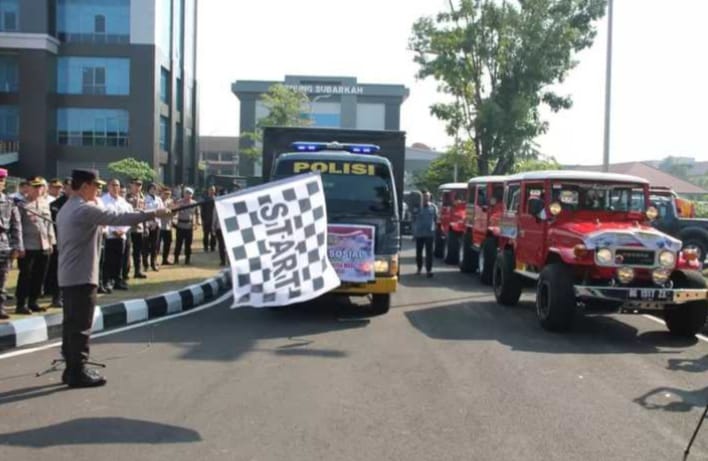 Kapolda Sumsel Irjen Pol Rachmat Wibowo melepas personil bergabung tim pemadam karhutla, Rabu (13/9/2023). Foto : Sumselheadline/Ela