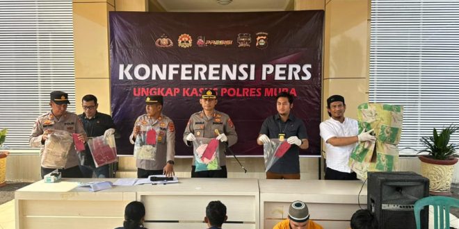 Ramini, ibu rumah tangga Desa Lais, Muba menganiaya anak angkatnya hingga tewas. Dia kini ditangkap polisi. Foto : Sumselheadline/Ela
